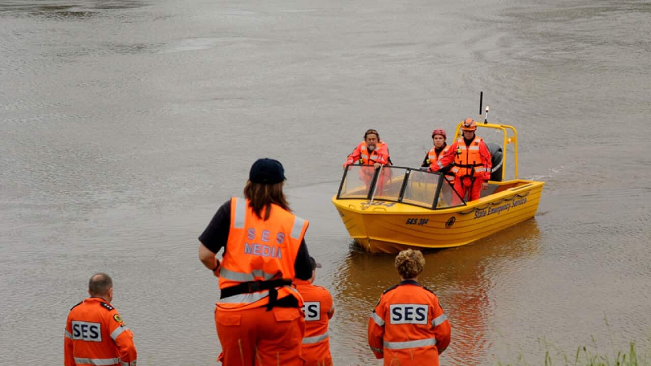 A SES boat pulls in