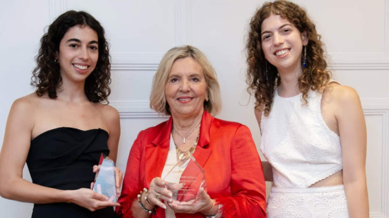 Αθανασίου Βαρβάρα Μελίνα Χαριτοπούλου-Σινανίδου Ζωή Χαριτοπούλου Σινανίδου Έφη Αλεξάκη.jpg