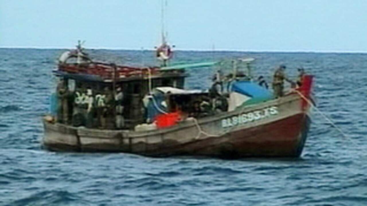 A-boat-carrying-Vietnamese-boat-people--off-the-West-Australian-coast-in-2003---AAP(1)_279523496