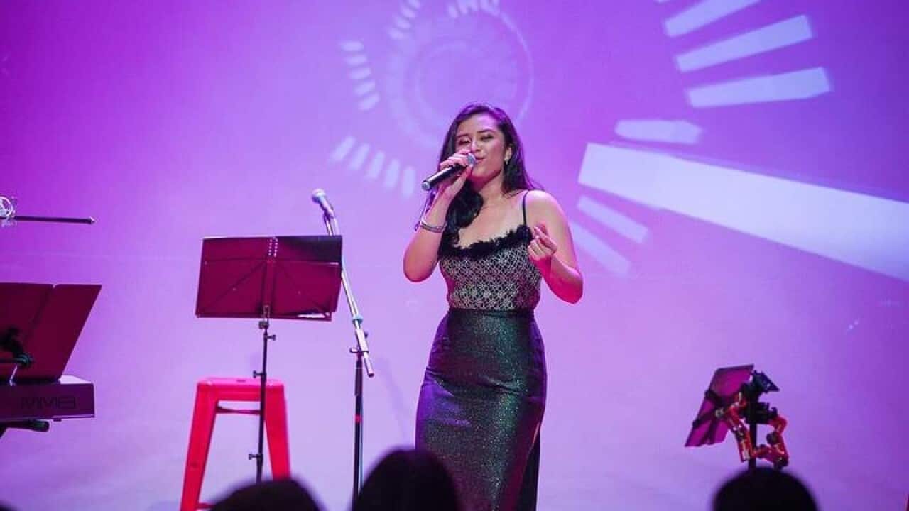 Gienel Ninon sings as front act for a concert in Melbourne AustraliaGienel Ninon Facebook ( Reniel Torres- RGT Photography)