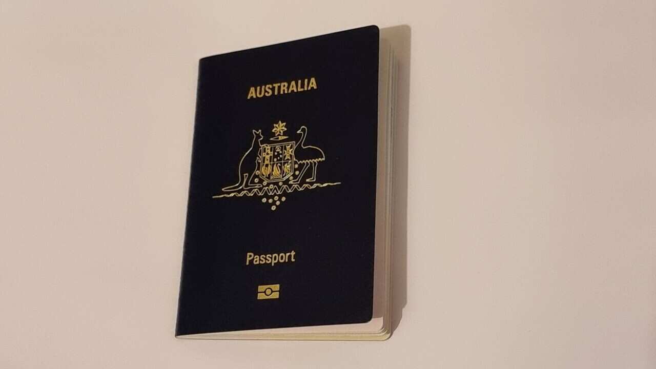 Australian passport - SBS Hmong
