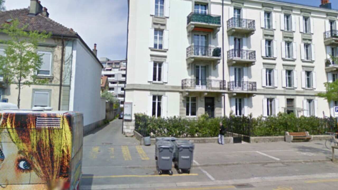 Switz_dumpster-diving_b_120327_googlestreetview_822235933