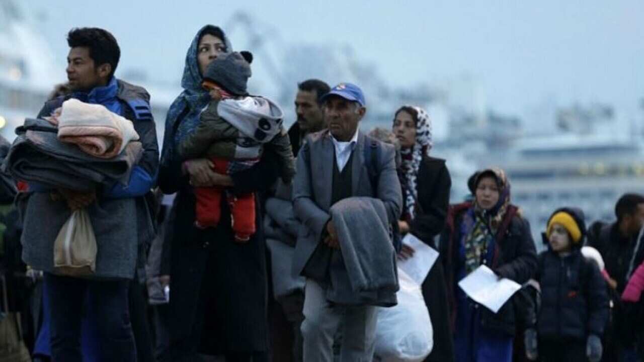 Nea Dimokratia's Dora Mpakogianni condemns anti-migrant action from ruling party members.