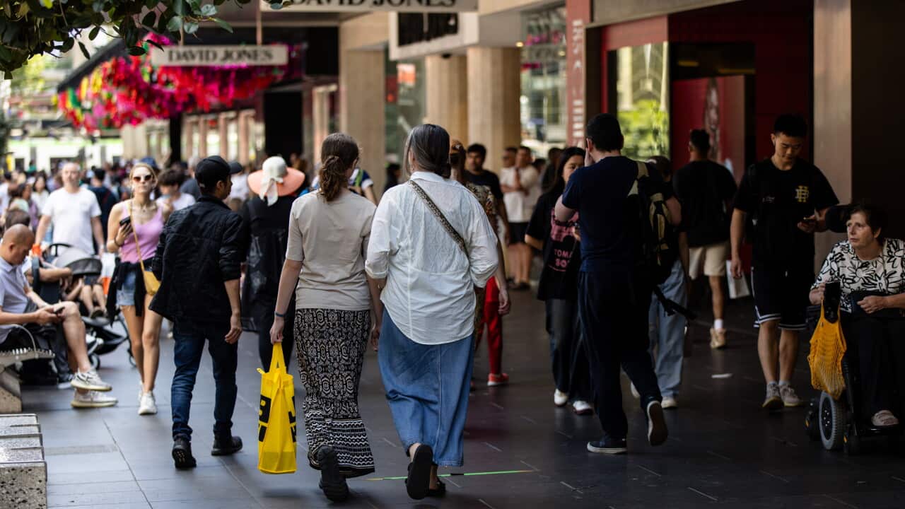CHRISTMAS SHOPPING RUSH