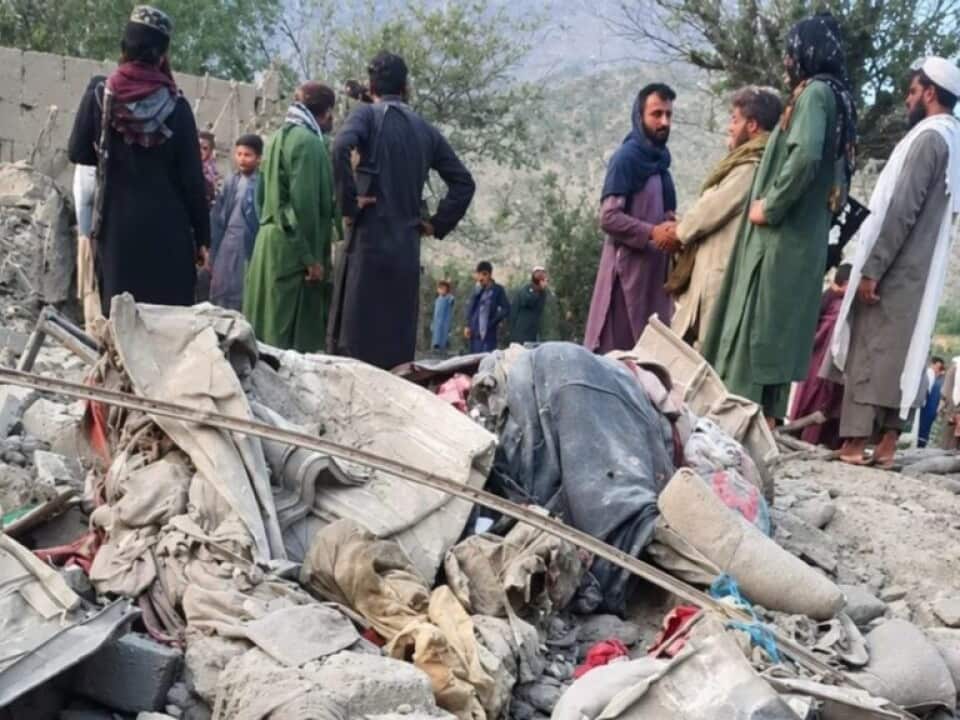 آسیب ناشی از حملهٔ هوائی پاکستان در افغانستان.jpg