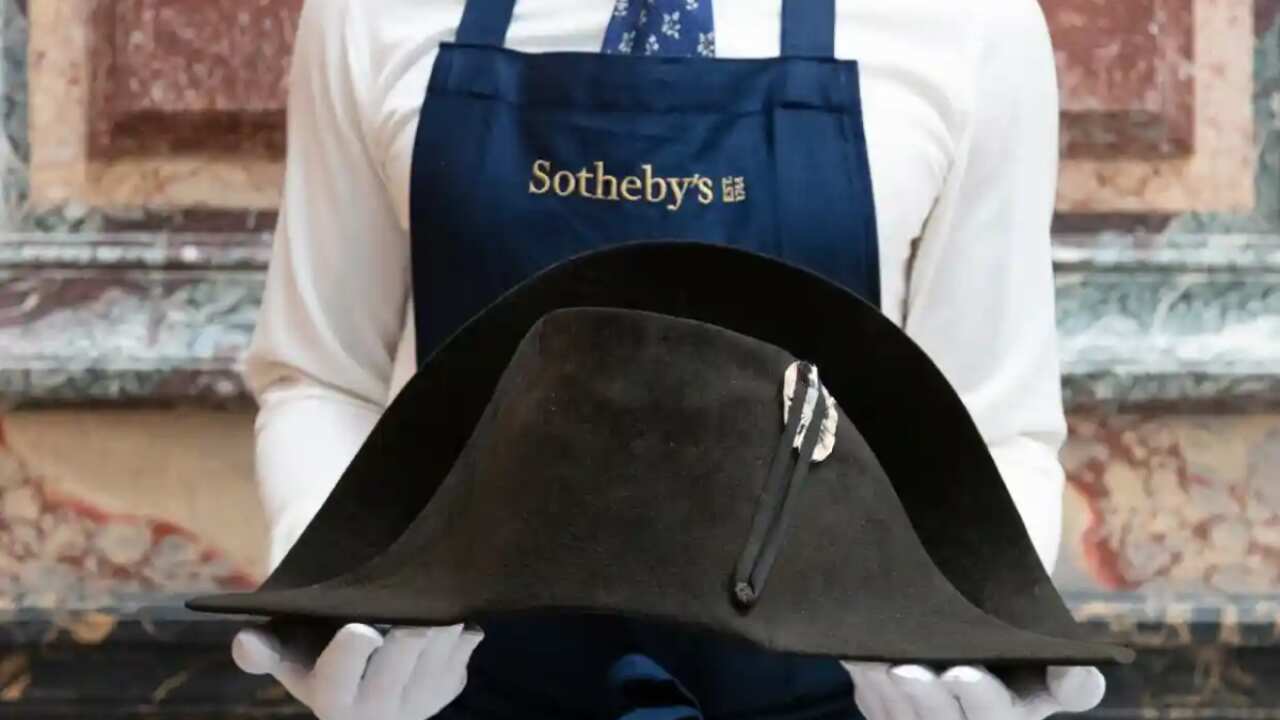 Napoleon hat.png