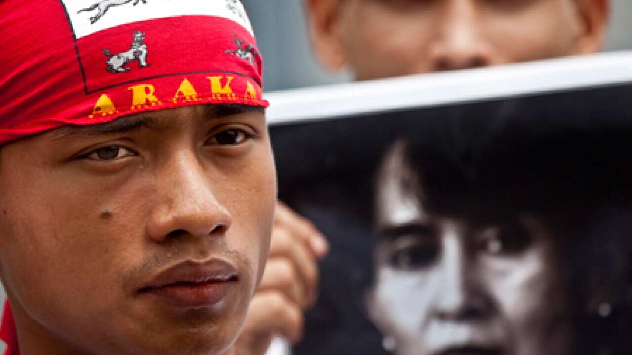 suu_kyi_protest_thailand_B_092008_53123033