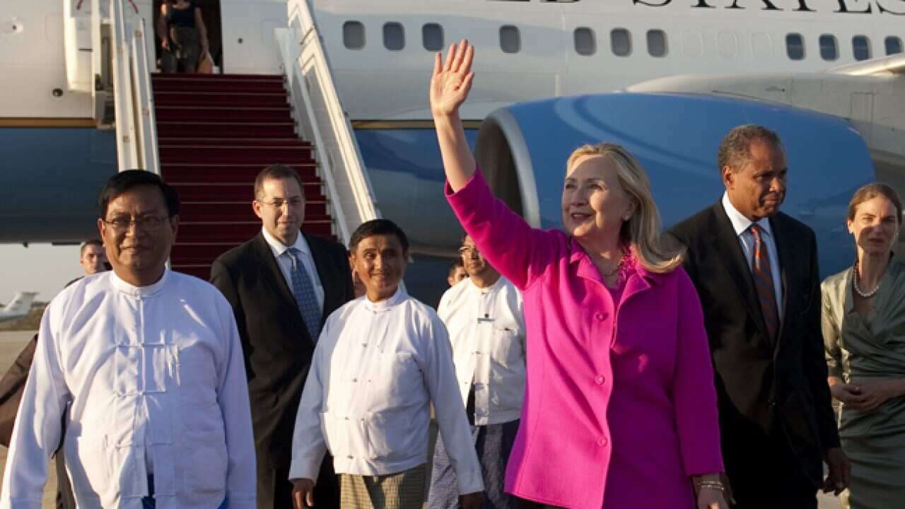 clinton_hilary_Burma_afp_b_111201_121495694