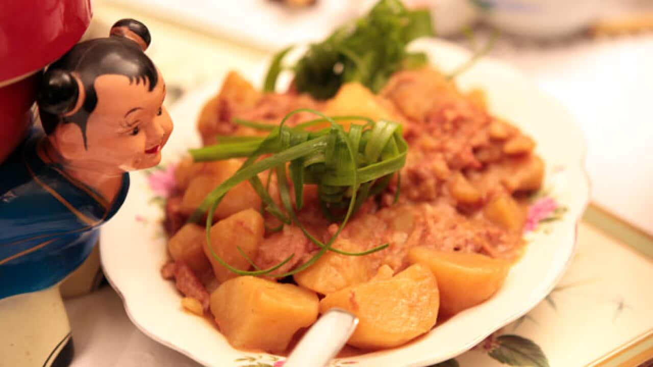 Pork-rib-&-potatoes-in-red-_1727025638