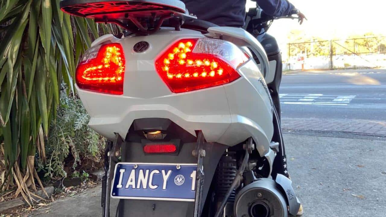 阿德雷德香港移民Shirley追星,特別訂寓意偶像「世一」車牌。