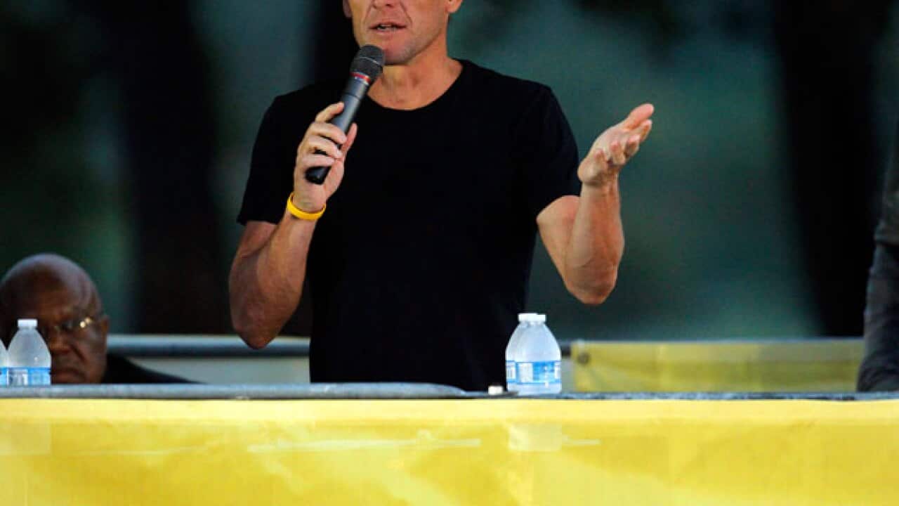 armstrong_livestrong_121023_b_getty_144597046