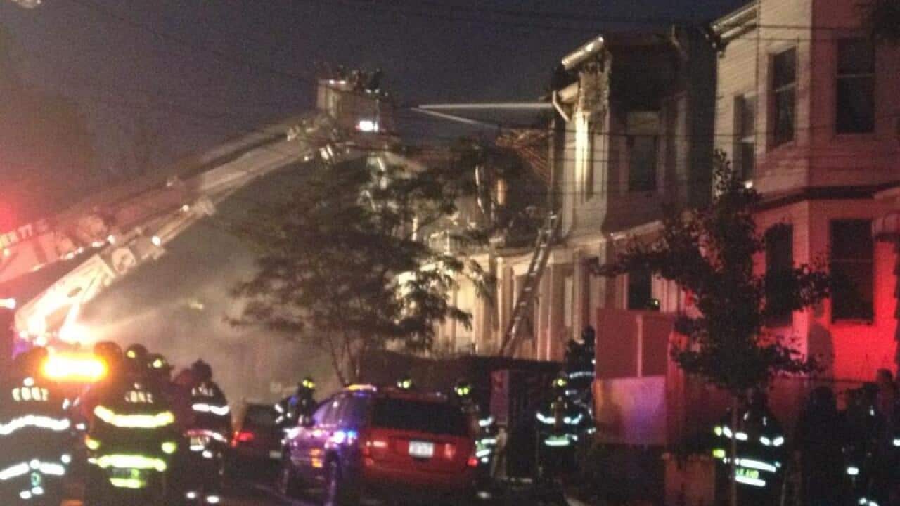 BpWsYxLCQAALZ7J.jpg large.jpg