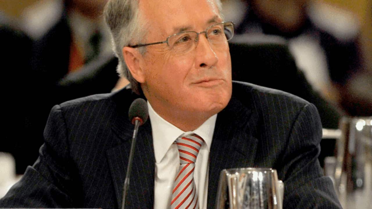 Swan_tax_forum_b_111004_aap_1243597286