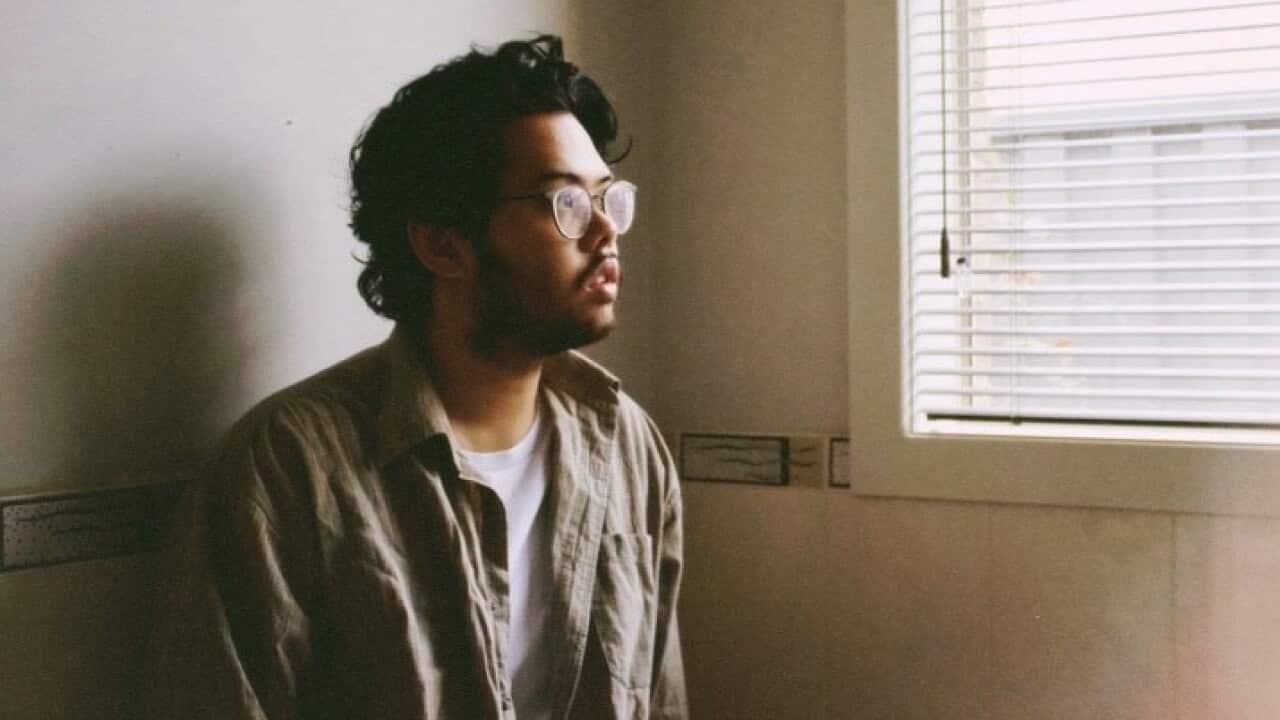 Singer Benjamin Trillado launches his new single 'worth' in different parts of the house via a virtual home tour