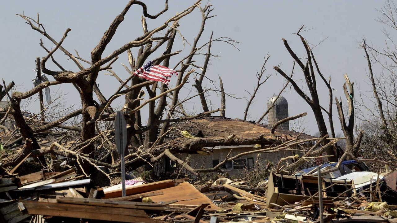 Tornado tears through US towns, kill two