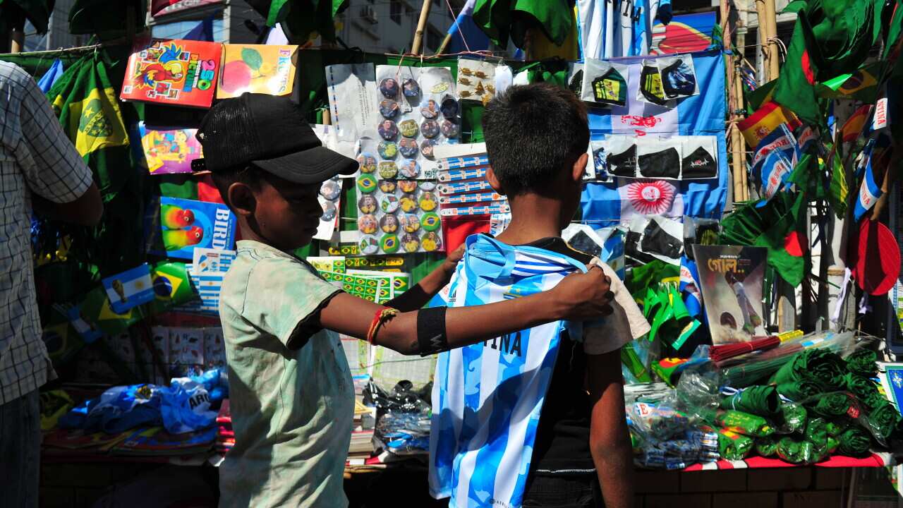 Bangladesh: Fans Shop FIFA World Cup Flags in Bangladesh