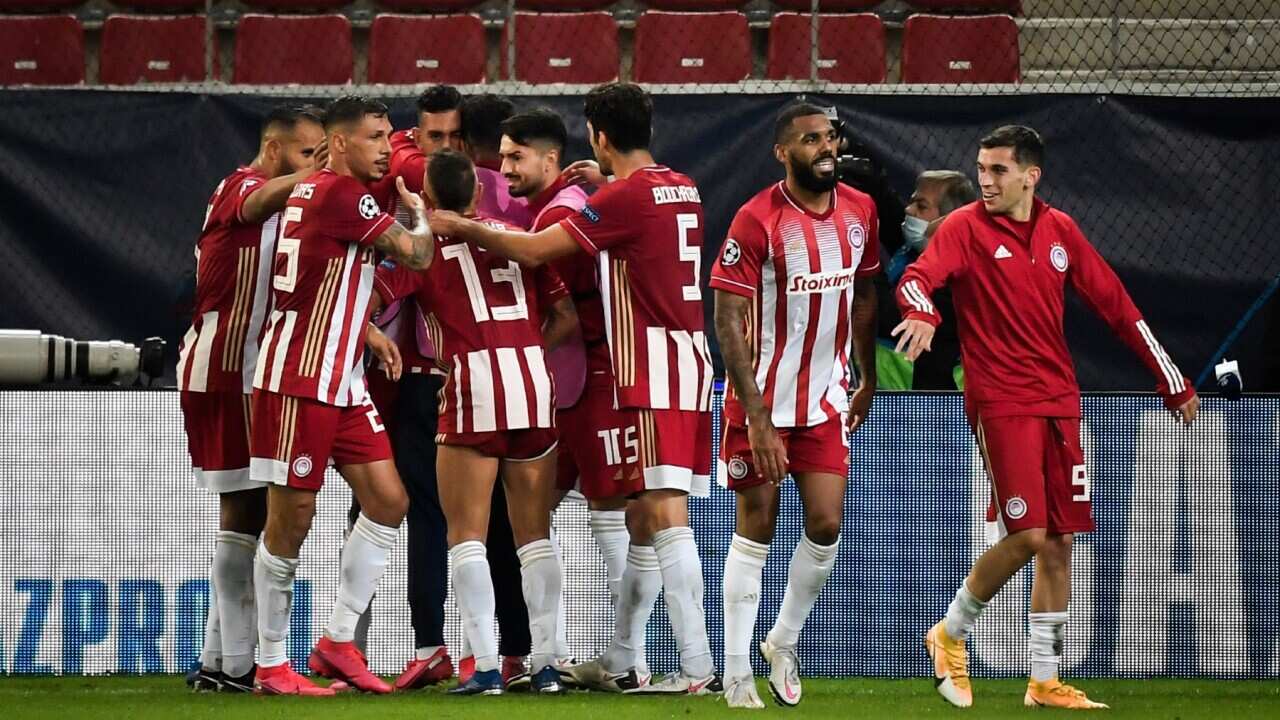 Παίκτες του Ολυμπιακού πανηγυρίζουν γκολ σε παλαιότερο αγώνα τους