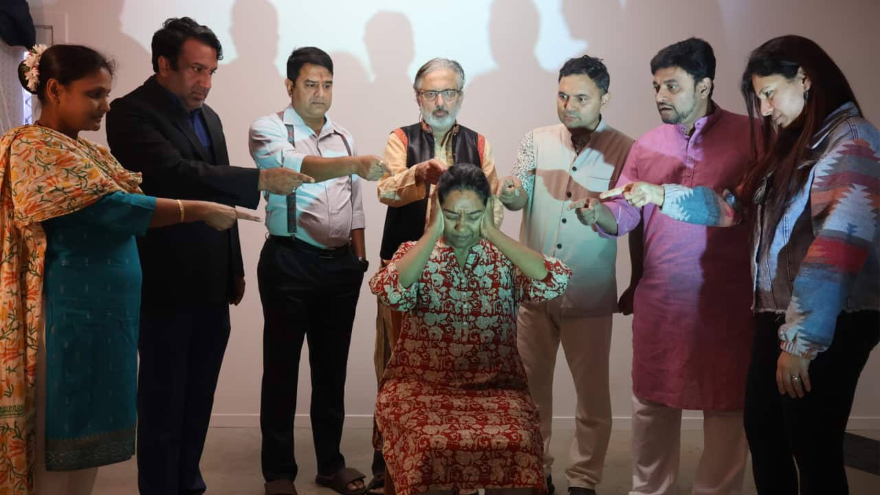 Image_Khamosh Adalat Jaari Hai
