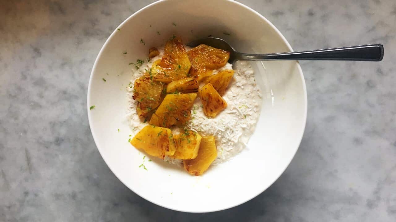 Overnight oats with pineapple and coconut