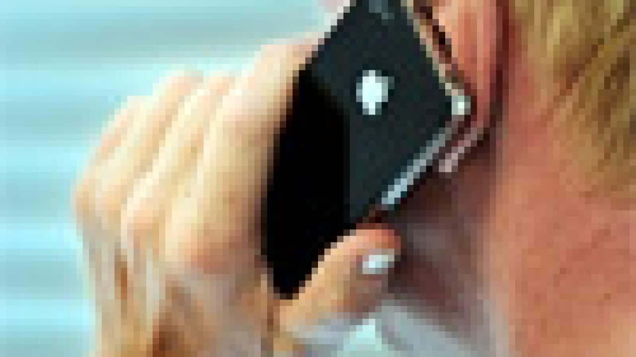 appleiphone4four101125sbs100_1279635106