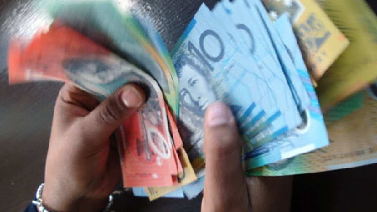 money_counting_L_0405_sbs_1147297264