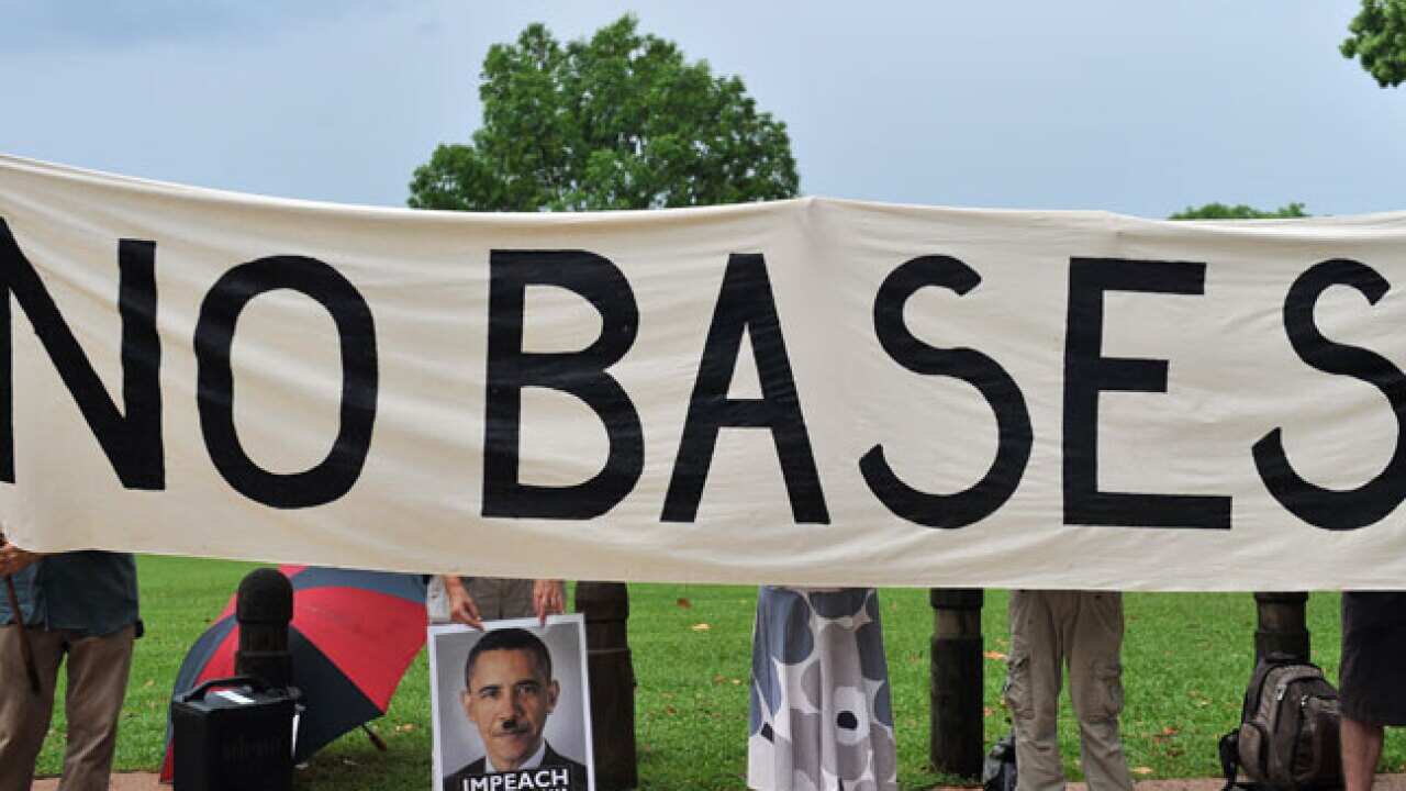 Obama_protesters_darwin_L_111117_aap_1192771324