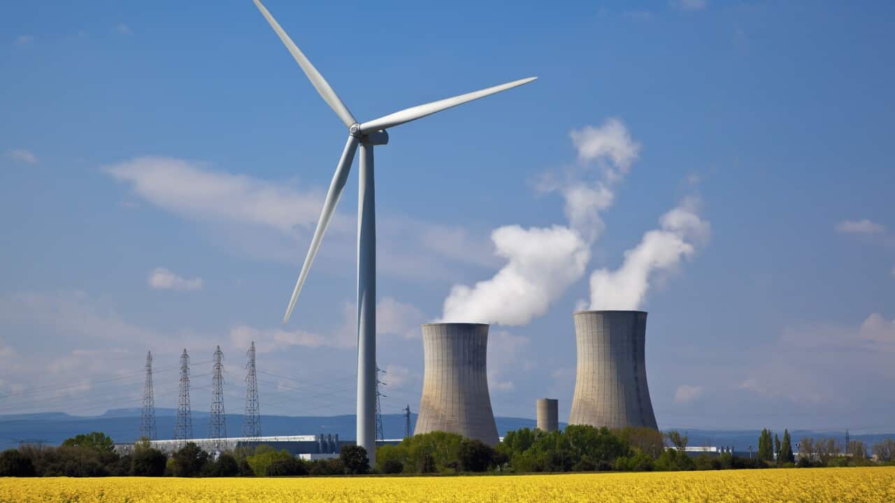 Nuclear station and wind turbine