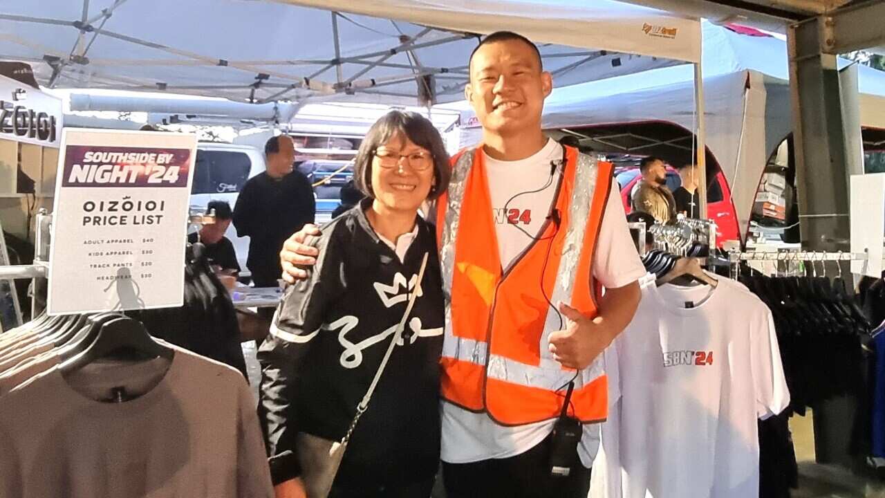 01 - Anh Minh Nguyễn và thân mẫu, bà Phượng.jpg