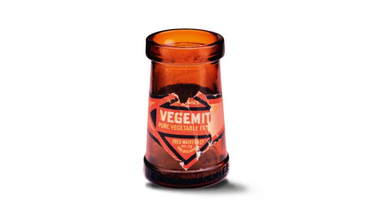 The original 1923 jar of Vegemite (AAP).jpg