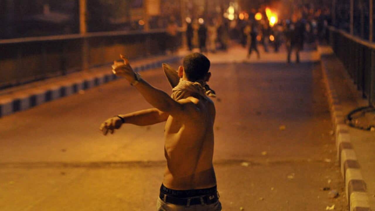 egypt_riot_b_111010_aap_1334961347