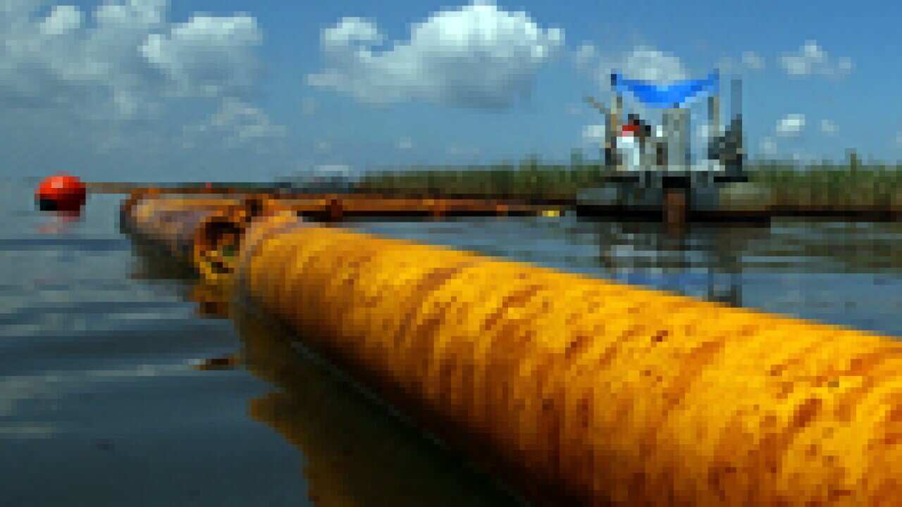 pol_spill_S_100603-aap_698027774