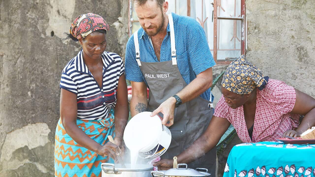 Corn porridge with cassava leaves (xima com matapa)