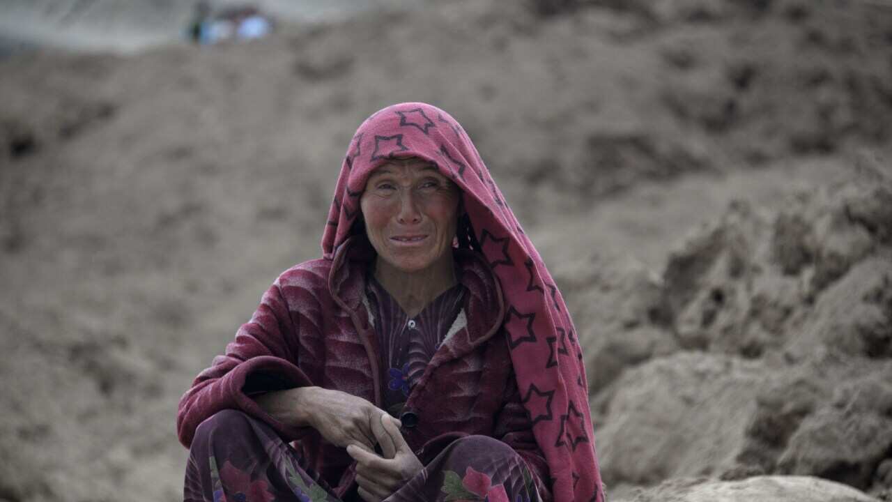 afghan landslide afp 1.jpg