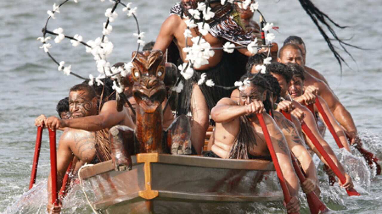waitangi_canoe_AP_b_100206_1653963410