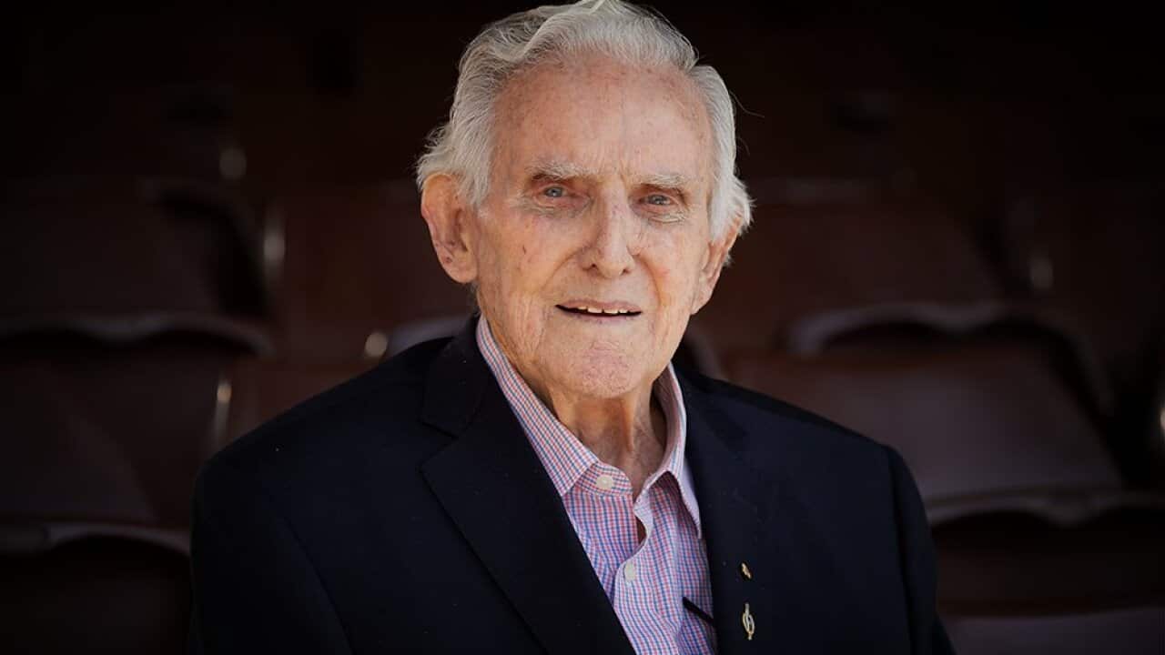 Australian cricket legend Alan Davidson has died at the age of 92.