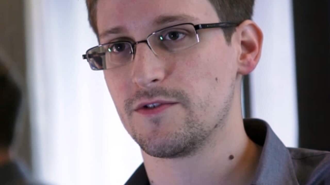 Russia gives Snowden pass to leave airport