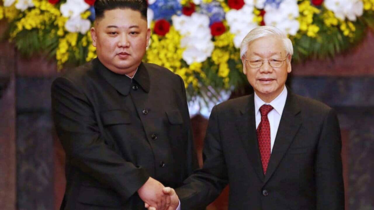 Nguyên người quanh quất đâu xa Họ Kim, tên Trọng… chính ta nhà nòi.