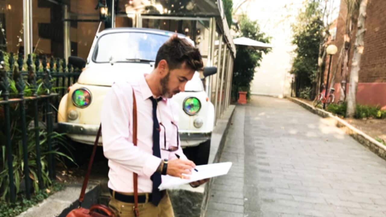 Simone Marino ha svolto una ricerca sul campo durata tre anni per il suo dottorato di ricerca sull'identità dei migranti in Sud Australia.