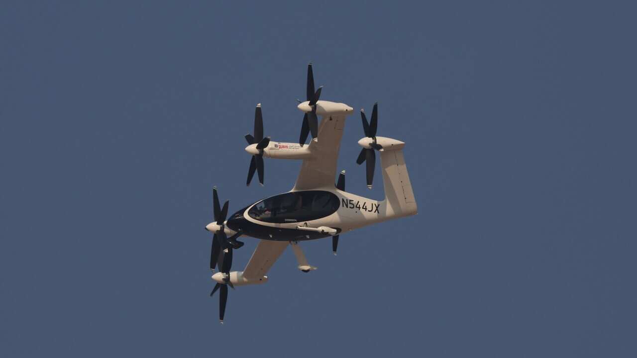 Second day of Dubai Airshow 2025