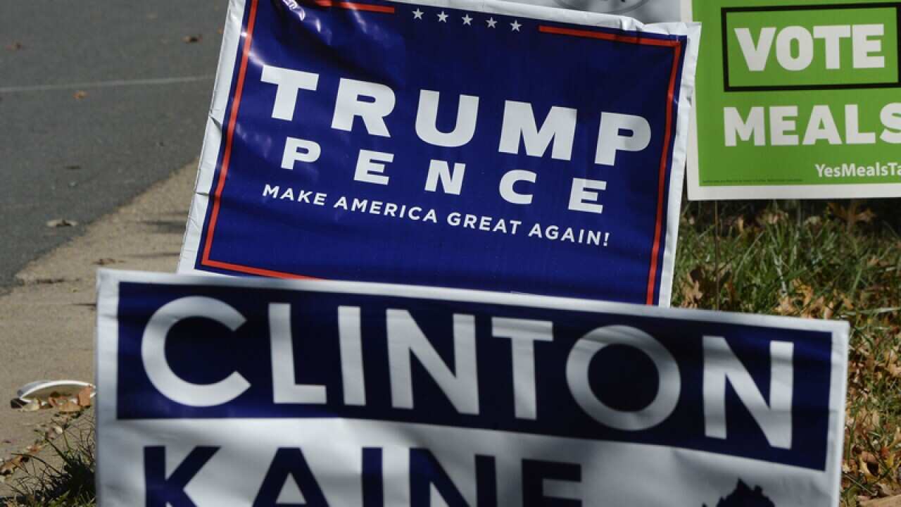 Trump and Clinton campaign signs