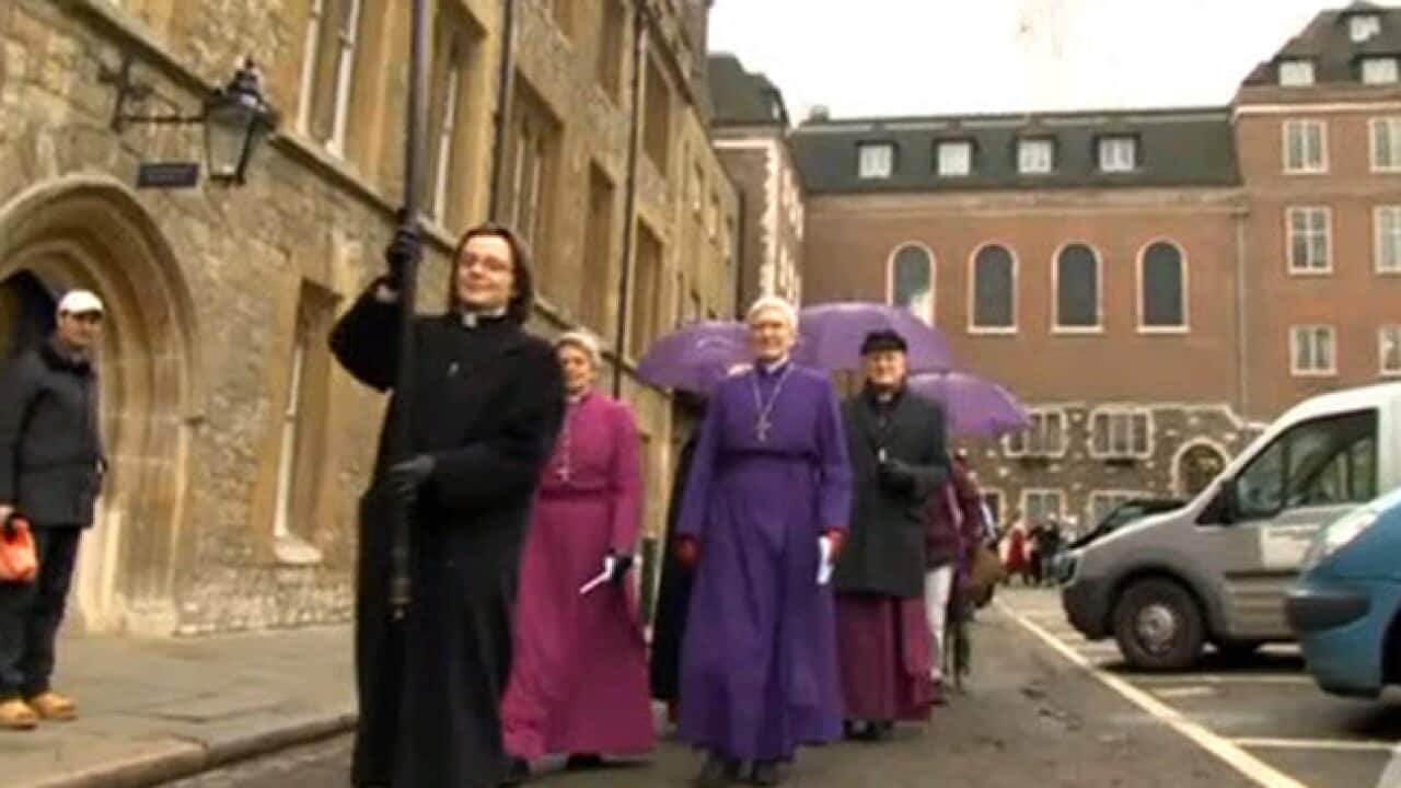 women_priests_120208_b_SBS_911317172