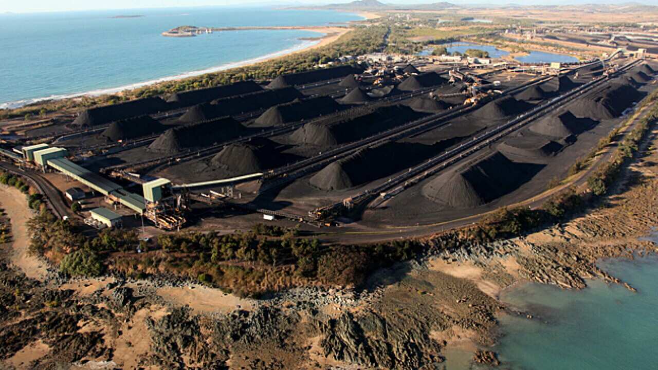 coal_mining_australia_L_110525_aap_2064787825
