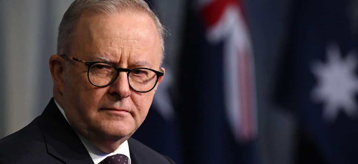 PM Criticizes Coalition’s Stand on Permanent Residency Debate – Discover the Details
