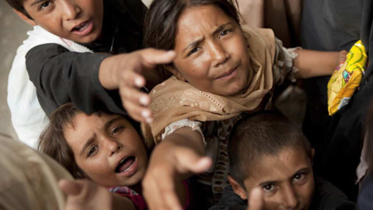 pakistan_floods_children_100816_b_aap_2665578