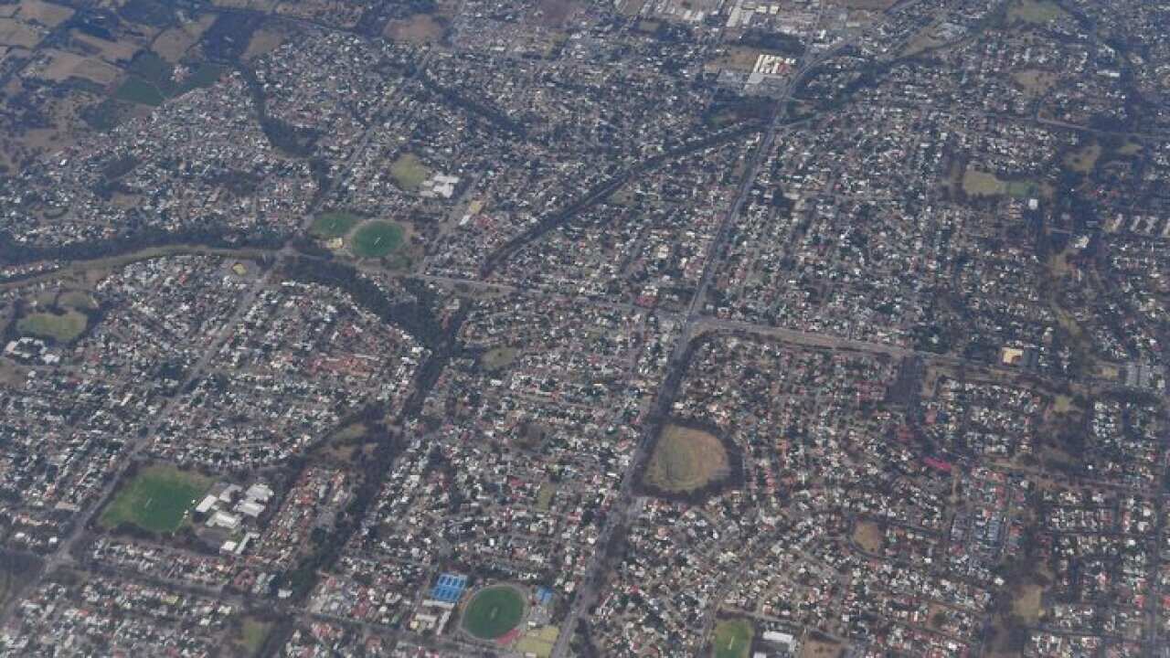 An aerial image taken from a commercial airliner shows houses located in the South Australian city of Adelaide, Thursday, November 23, 2017. (AAP Image/Sam Mooy) NO ARCHIVING
