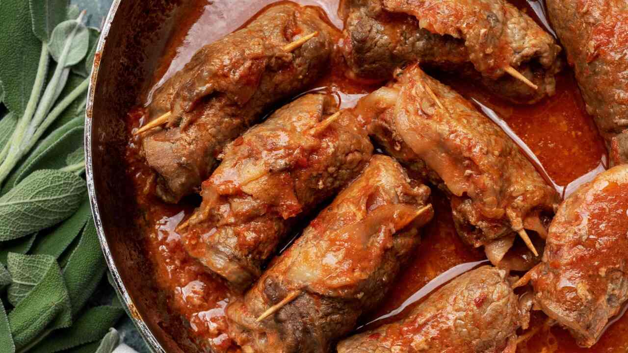 Stuffed little meat rolls (Useleti scampai)