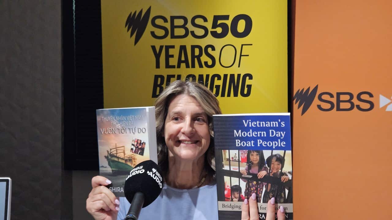 Tác giả Shira Sebban tại studio SBS Sydney (Trinh Nguyen/SBS)