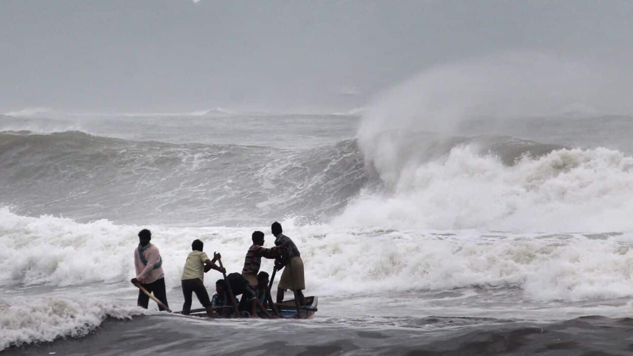 Cyclone Hudhud threatens coast off India
