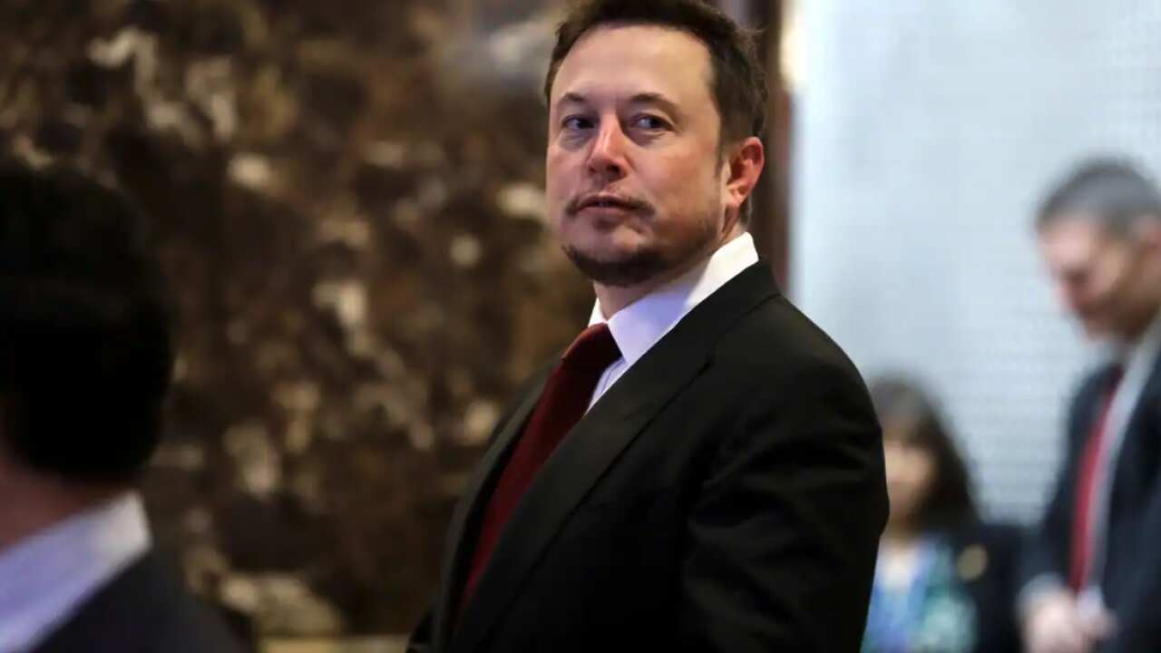 Elon Musk arrives at Trump Tower for a meeting with President-Elect Donald Trump on 6 January, 2017 in New York City.