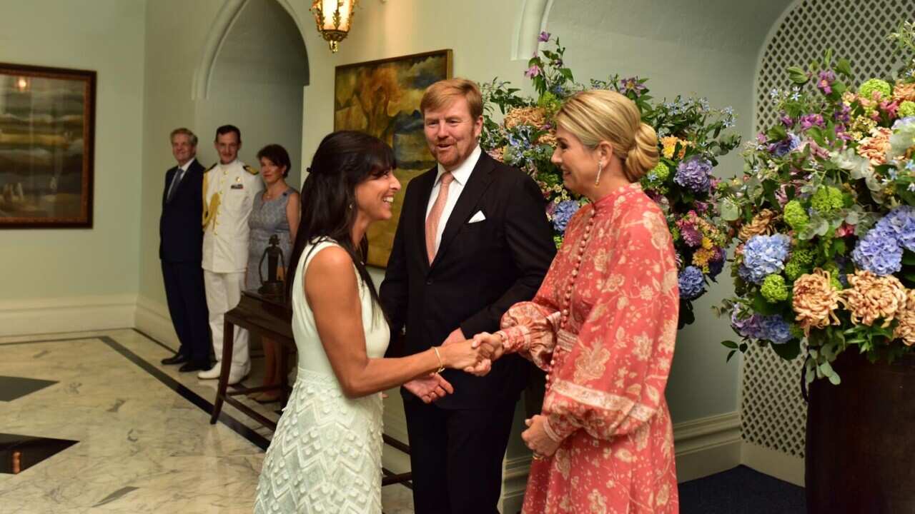 Sandra Schuurhof ontmoet het koningspaar